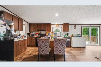 380 Avenue J, Lexington, NC 27292 - Photo 6
