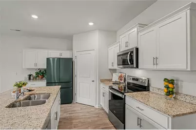 620 Hickory Point Drive, Lexington, NC 27292 - Photo 6