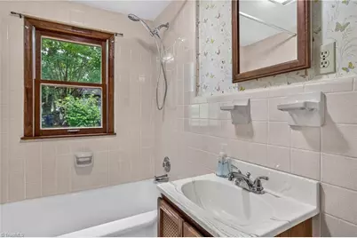 222 W Brower Avenue, Liberty, NC 27298 - Photo 20