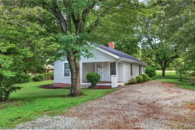 222 W Brower Avenue, Liberty, NC 27298 - Photo 2