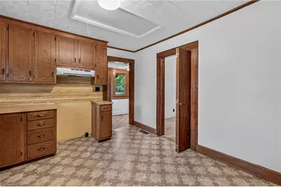 222 W Brower Avenue, Liberty, NC 27298 - Photo 10
