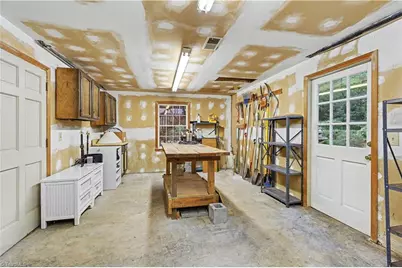 2922 Round Hill Road, Greensboro, NC 27408 - Photo 36