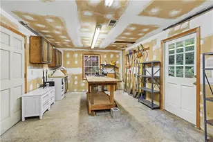 2922 Round Hill Rd, Greensboro, NC 27408 - Photo 36