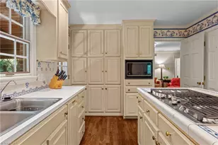 2922 Round Hill Rd, Greensboro, NC 27408 - Photo 12