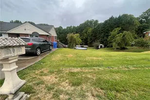 901 10th St, North Wilkesboro, NC 28659 - Photo 4