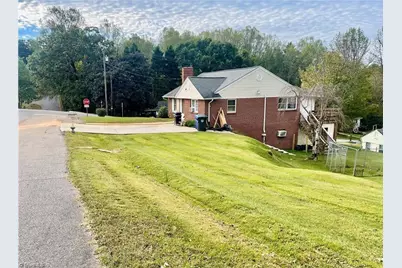 901 10th Street, North Wilkesboro, NC 28659 - Photo 2