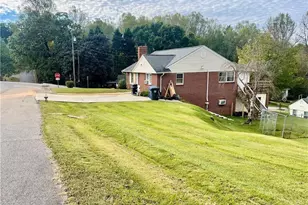 901 10th St, North Wilkesboro, NC 28659 - Photo 2