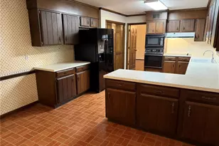 1000 Englewood Dr, Winston-Salem, NC 27106 - Photo 12