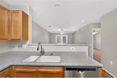 7108 W Friendly Avenue, Greensboro, NC 27410 - Photo 10