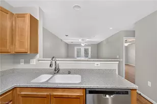 7108 W Friendly Ave, Greensboro, NC 27410 - Photo 10