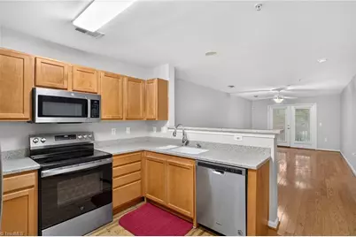 7108 W Friendly Avenue, Greensboro, NC 27410 - Photo 8
