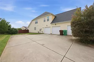 2345 Rockland Cir, High Point, NC 27265 - Photo 44