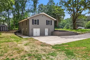 1855 Stemp Everhart Rd, Thomasville, NC 27360 - Photo 8