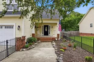 212 Santa Fe Cir, Thomasville, NC 27360 - Photo 2