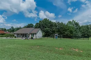 185 Broadway Rd, Lexington, NC 27295 - Photo 2