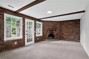 3011 Patriot Ct, Greensboro, NC 27408 - Photo 2