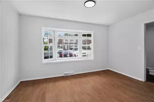 3011 Patriot Ct, Greensboro, NC 27408 - Photo 8