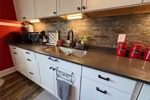 1011 Ava St, Burlington, NC 27215 - Photo 10