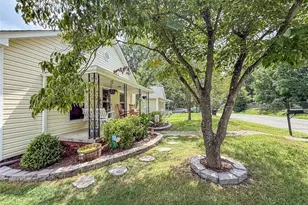 1011 Ava St, Burlington, NC 27215 - Photo 24