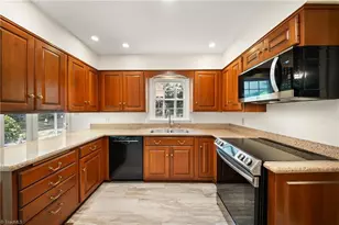 3709 Kirklees Rd, Winston-Salem, NC 27104 - Photo 12
