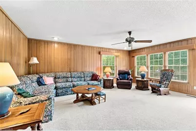 325 Spring Street, Yadkinville, NC 27055 - Photo 4