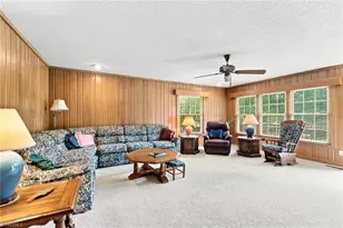 325 Spring St, Yadkinville, NC 27055 - Photo 4