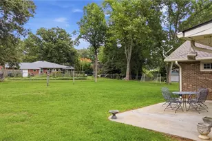 325 Spring St, Yadkinville, NC 27055 - Photo 32