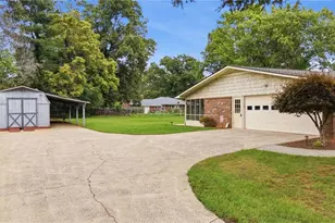 325 Spring St, Yadkinville, NC 27055 - Photo 30