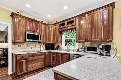 4024 Baytree Court, High Point, NC 27265 - Photo 10
