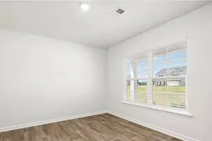 527 Baymeade Dr, Lexington, NC 27295 - Photo 2