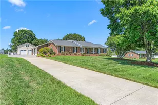 1971 Delaine Dr, Burlington, NC 27215 - Photo 1