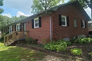 6 Garden St, Thomasville, NC 27360 - Photo 4