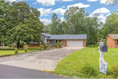 3900 Briarwood Avenue, High Point, NC 27265 - Photo 4