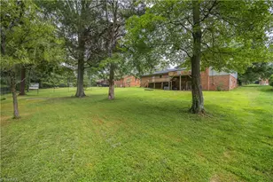3900 Briarwood Ave, High Point, NC 27265 - Photo 42