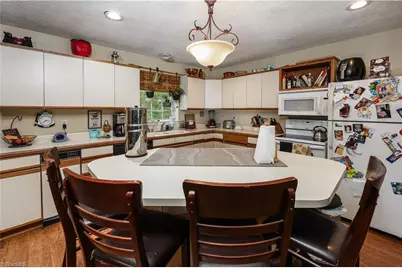 3900 Briarwood Avenue, High Point, NC 27265 - Photo 12