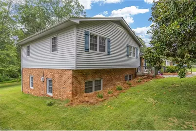 3900 Briarwood Avenue, High Point, NC 27265 - Photo 38
