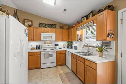 808 Chesapeake Lane, Archdale, NC 27263 - Photo 6