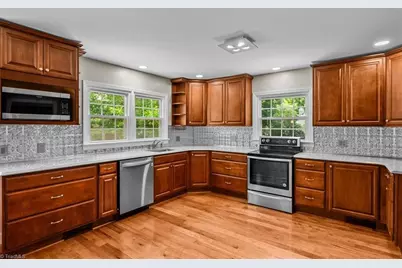 2321 Danbury Road, Greensboro, NC 27408 - Photo 12