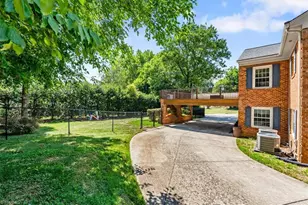 2321 Danbury Rd, Greensboro, NC 27408 - Photo 40