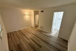 1310 Brookstown Ave, Winston-Salem, NC 27101 - Photo 8