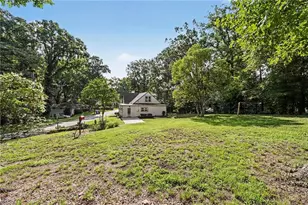 210 Stone St, Thomasville, NC 27360 - Photo 28