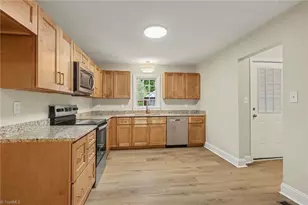 2309 Fernwood Dr, Greensboro, NC 27408 - Photo 12