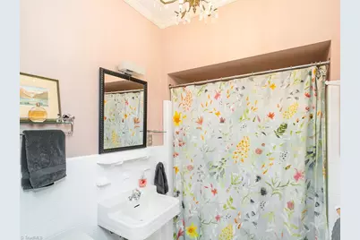 912 W Davis Street, Burlington, NC 27215 - Photo 18