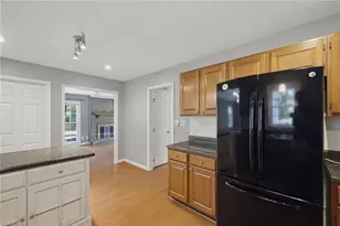 5622 Guida Dr, Greensboro, NC 27410 - Photo 8