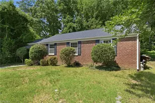 2411 Dellwood Dr, Greensboro, NC 27408 - Photo 38