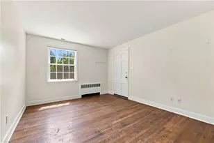 2411 Dellwood Dr, Greensboro, NC 27408 - Photo 10