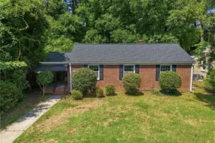 2411 Dellwood Dr, Greensboro, NC 27408 - Photo 4