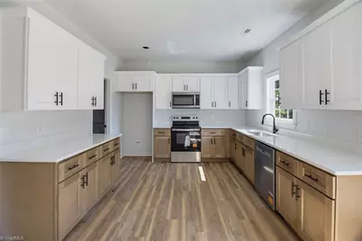 4533 Baux Mountain Road, Winston-Salem, NC 27105 - Photo 8