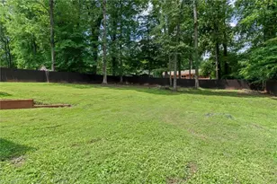 521 Dogwood Cir, High Point, NC 27260 - Photo 4
