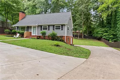 521 Dogwood Circle, High Point, NC 27260 - Photo 2
